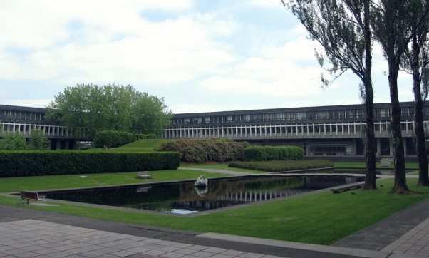 菲莎国际学院校徽logo图片