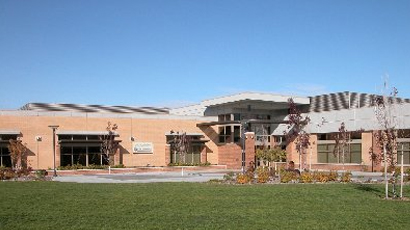大本德社区学院校徽logo图片