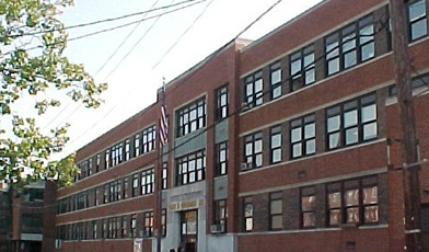 Riverton and District High School校徽logo图片