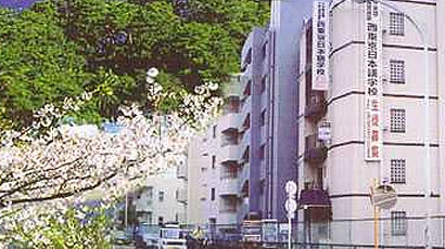 西东京日本语学校校徽logo图片
