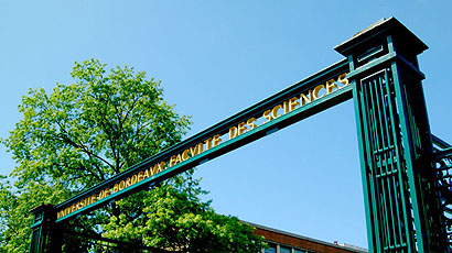 波尔多第一大学校徽logo图片
