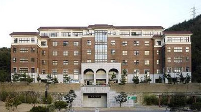 灵山大学校徽logo图片