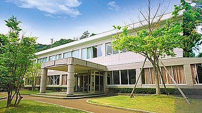 明德义塾高等学校校徽logo图片