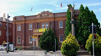 Marrickville High School and Marrickville Intensive English Centre校徽logo图片